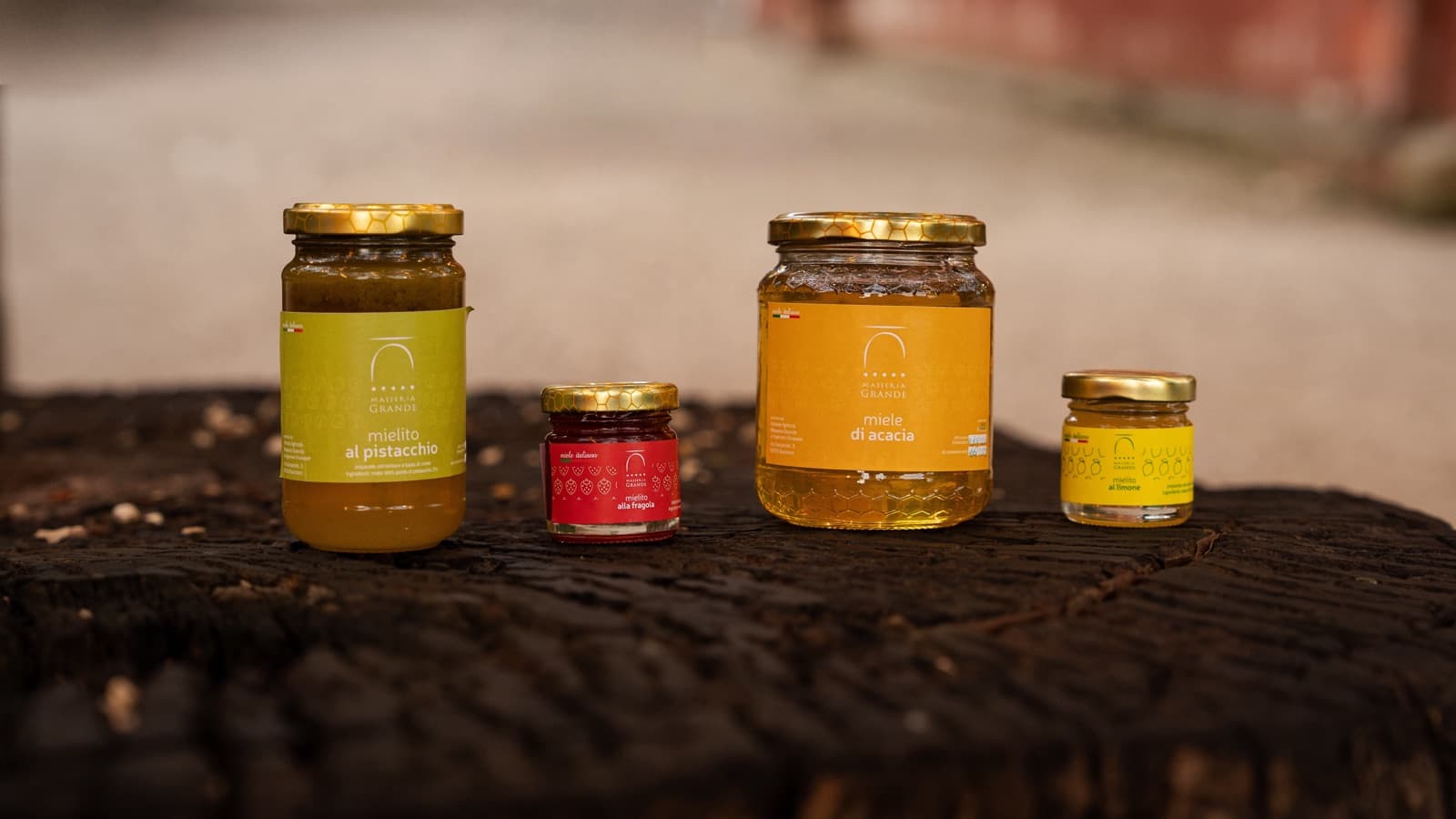 Selezione di mielature Masseria Grande: pistacchio, fragola, acacia e limone